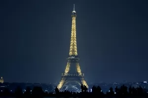 Eiffel Tower at Night thumbnail